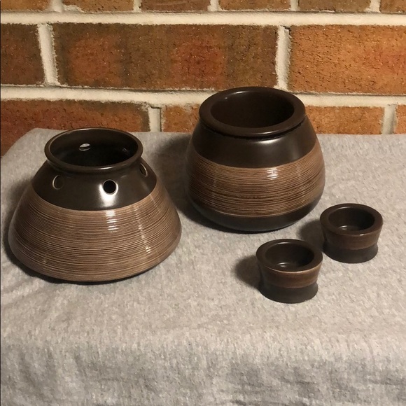 EUC Waxcessories Candle and Tea Light Holder Set